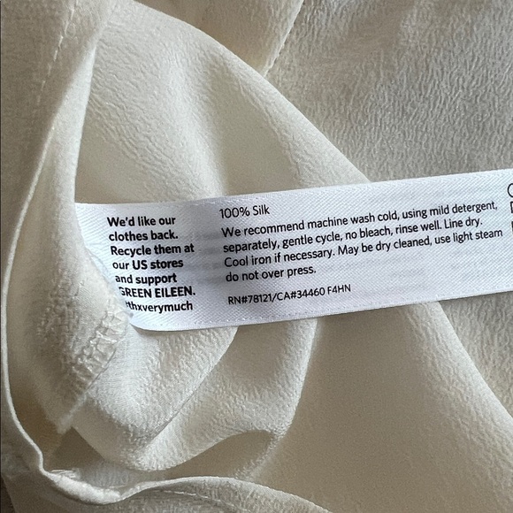 Eileen Fisher Silk Sleeveless‎ Blouse Ivory Button Down Size Medium - Picture 7 of 8
